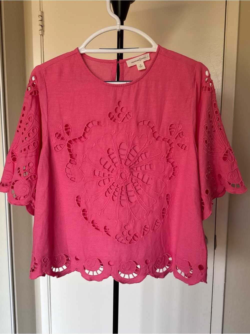 Treasure & Bond Pink Embroidered Linen Blend Top M NWOT